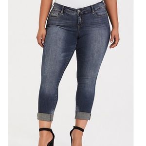 NWT Torrid Premium Stretch Boyfriend Jean Size 16